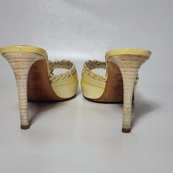 Louis Vuitton Yellow Patent Monogram Mule Heels Sz 35.5 EU / US 5.5 Italy - Picture 8 of 16